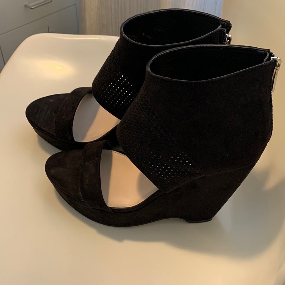 Bar III wedges